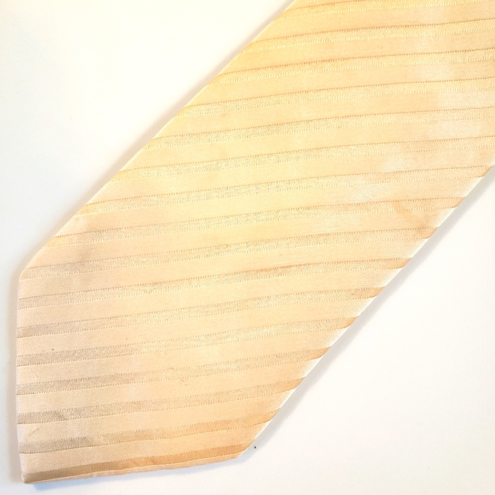 Gilberto classic cream striped vintage tie excellent condition